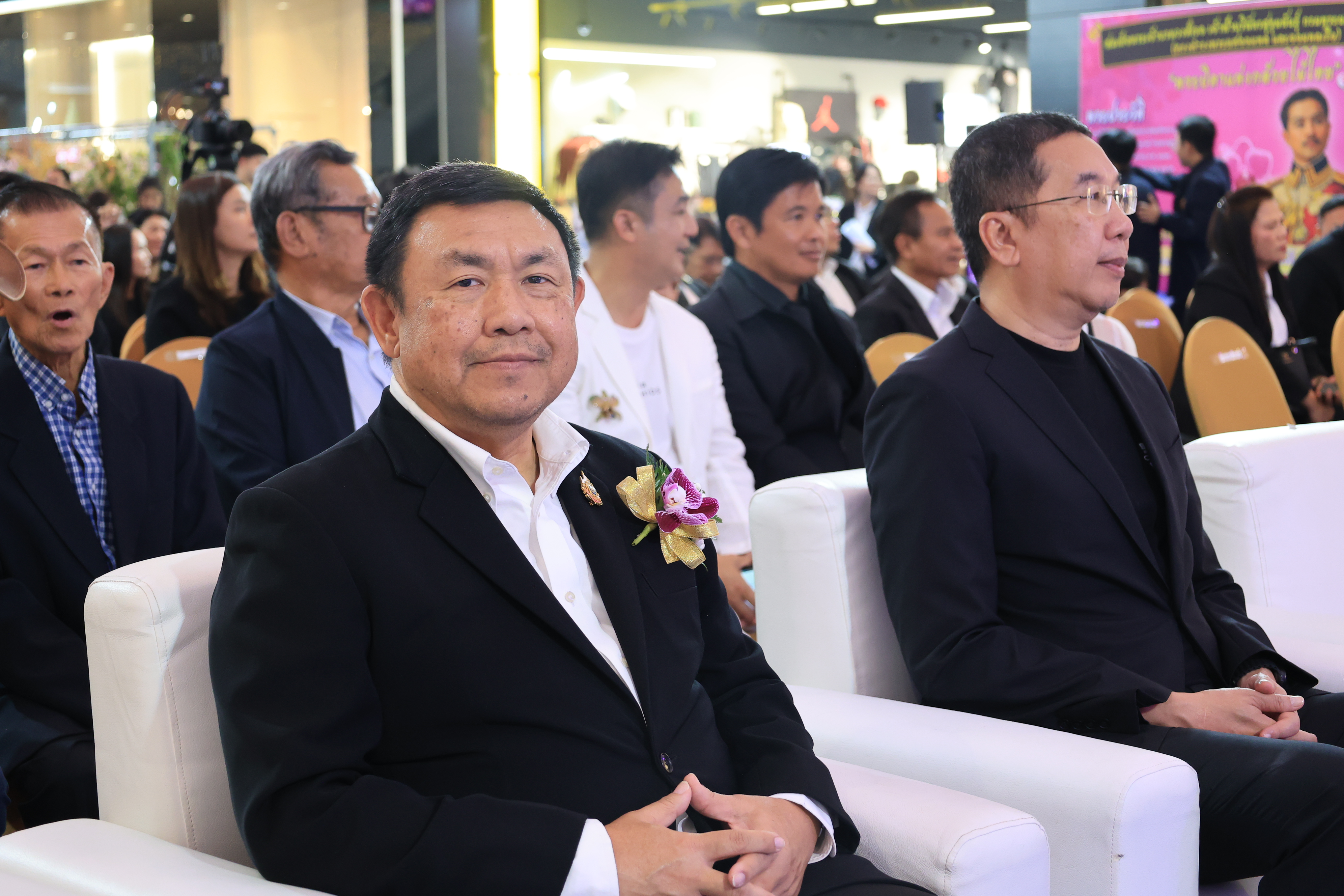 title - เลขาธิการ ส.ป.ก. ร่วมเป็นเกียรติในพิธีเปิดวันกล้วยไม้แห่งชาติ ณ ห้างสรรพสินค้าเซ็นทรัลเวสต์เกต 